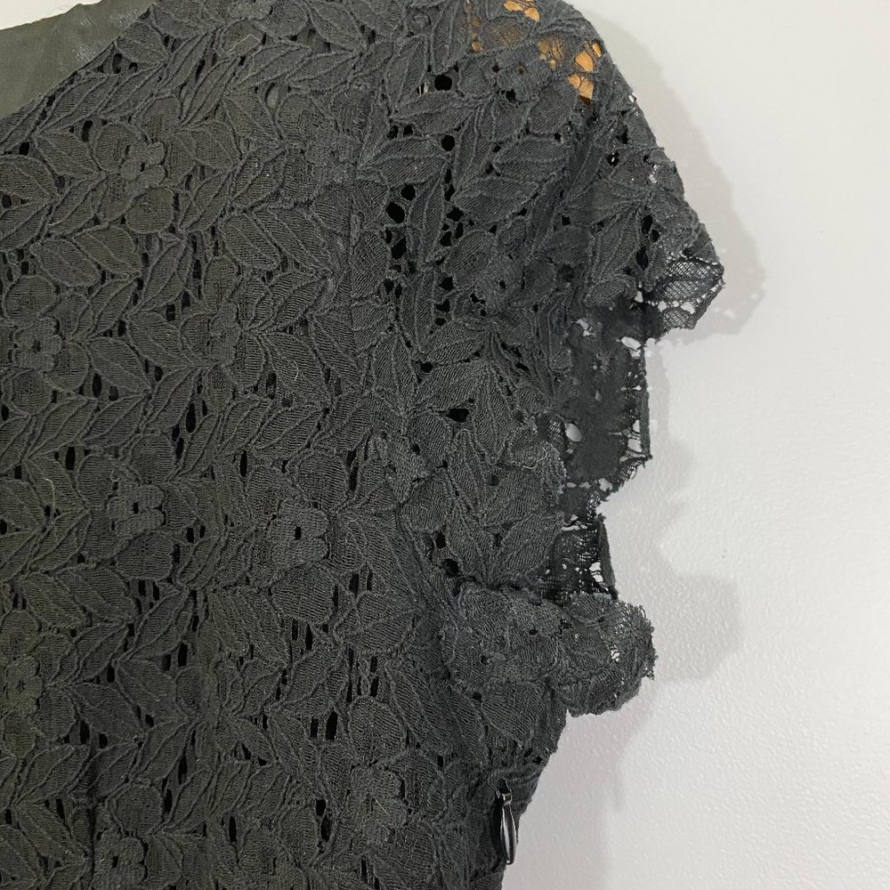 Tulle Black Lace Fitted Dress - Picture 2 of 6